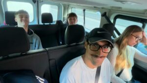 En attendant Martin qui arrivera en fin d’après-midi, le restant…